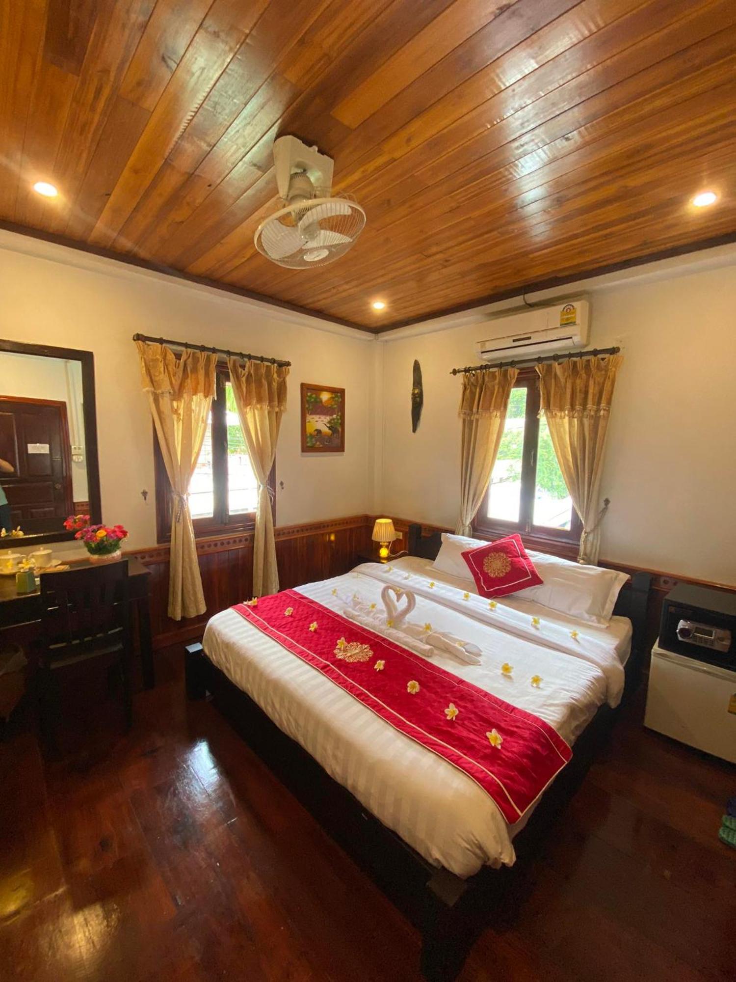 Golden Lotus Boutique Hotel Luang Prabang Exterior photo